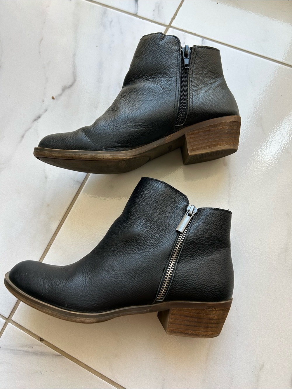 Kensie Classic Black Leather Ankle Boots.Size 7